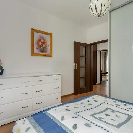 شقة Traditionally Furnished With Balcony In By Renters بوزنان