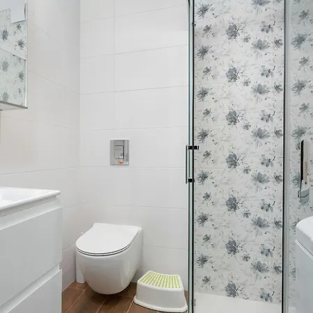 Apartament Traditionally Furnished With Balcony In By Renters