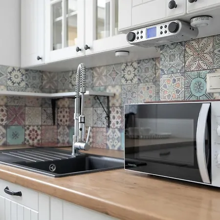 Traditionally Furnished With Balcony In By Renters *