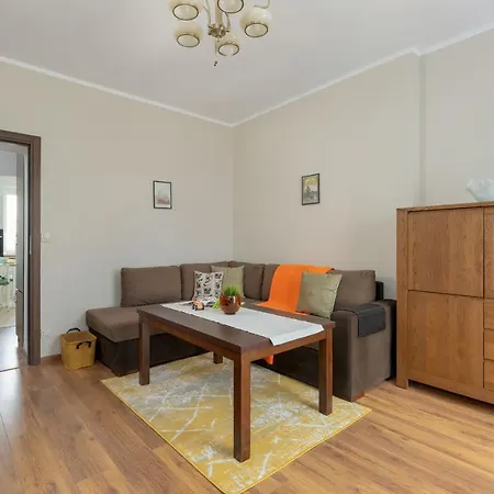 Traditionally Furnished With Balcony In By Renters Apartamento Poznan