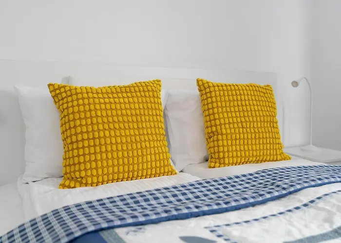 Apartamento Traditionally Furnished With Balcony In By Renters Poznan