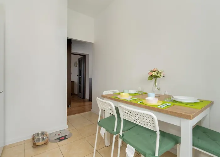 Apartamento Traditionally Furnished With Balcony In By Renters