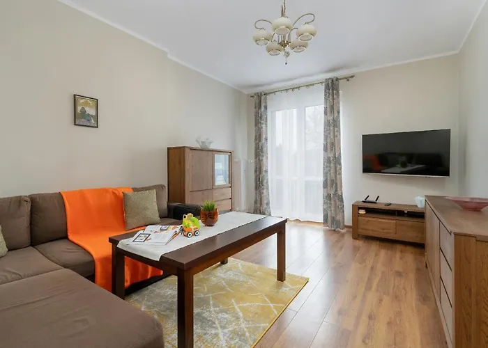 Traditionally Furnished With Balcony In By Renters Apartamento Poznan